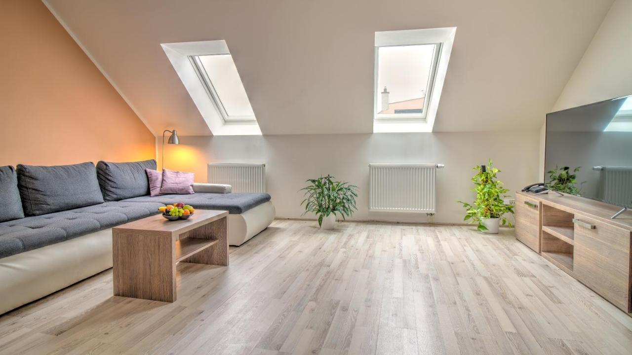 Boromeum Residence Hradec Králové Zewnętrze zdjęcie